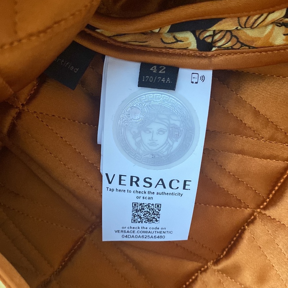 Versace Baroque Print Silk Mini Skirt With A Belt, Size 6 - Picture 9 of 9